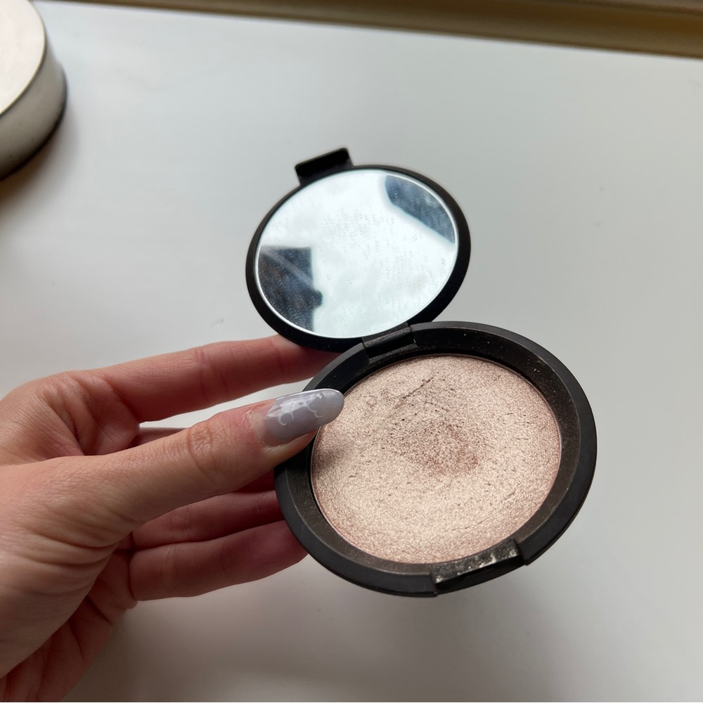 Becca shimmering skin perfector highlighter opal